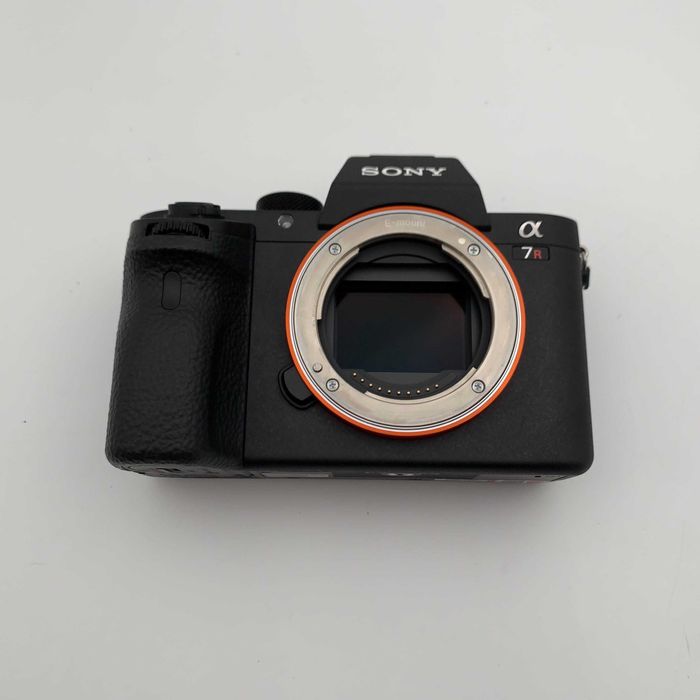 Беззеркальная камера Sony A7R2