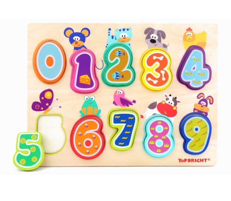 Puzzle din lemn cu cifre