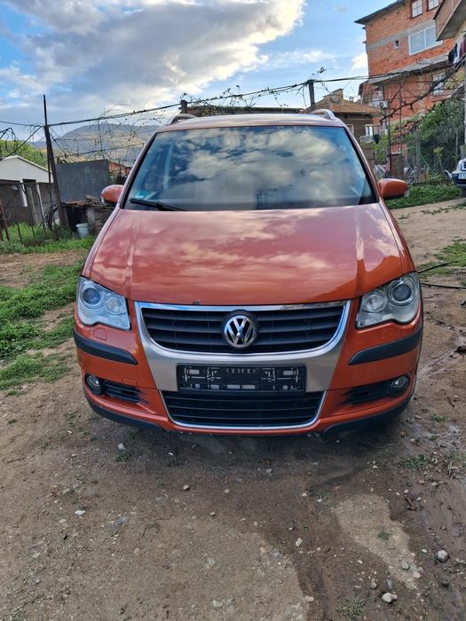 Продавам Volkswagen Touran Cross 2.0 TDI 170 к.с.
