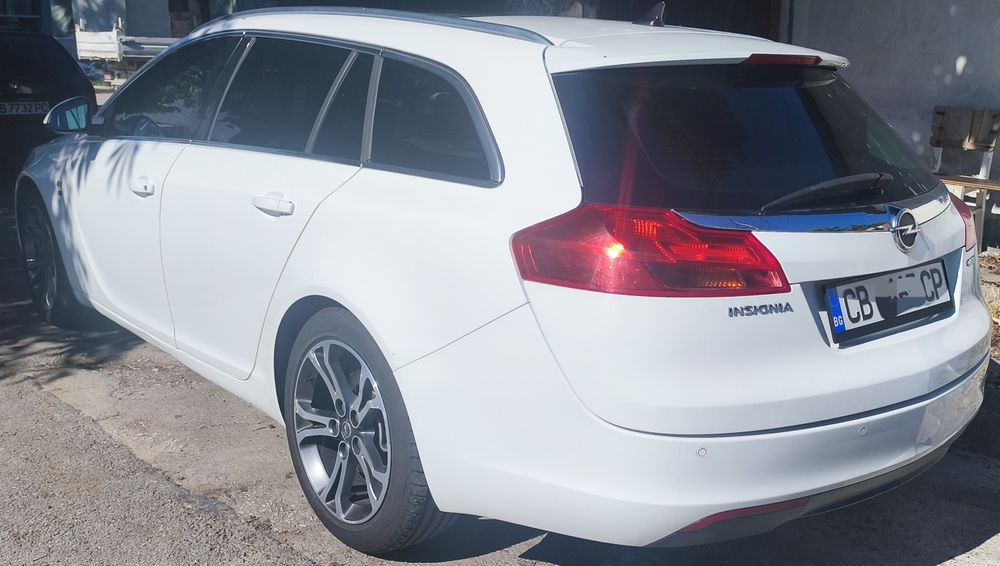 Продавам Opel Insignia