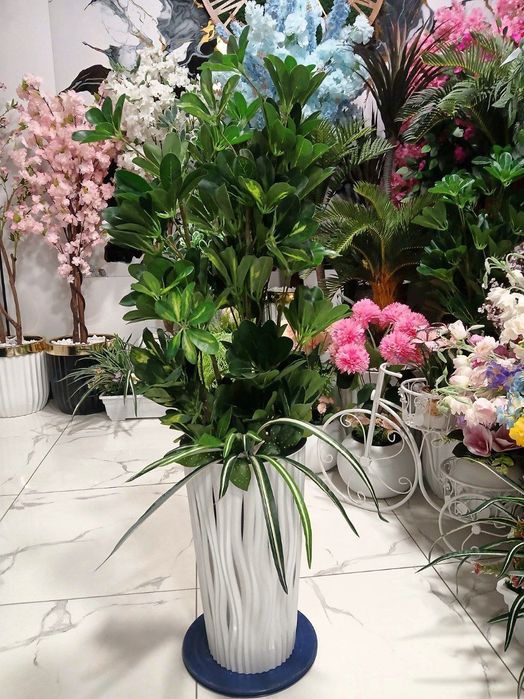 Sun'iy gullar va daraxtlar. Искусственные цветы и деревья