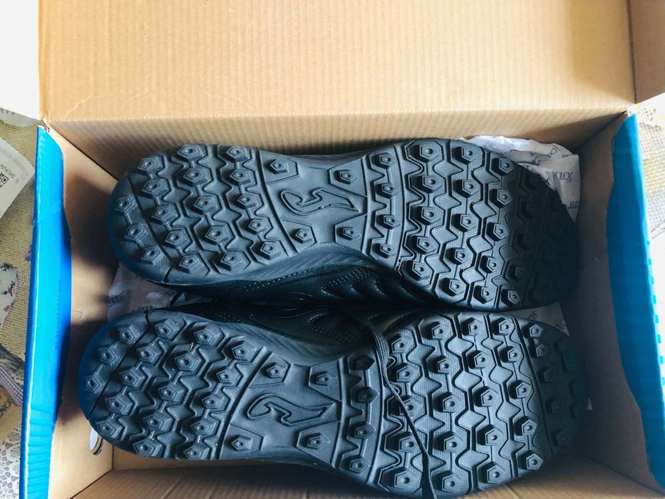 Футболни стоножки Joma Aguila 2521 TF