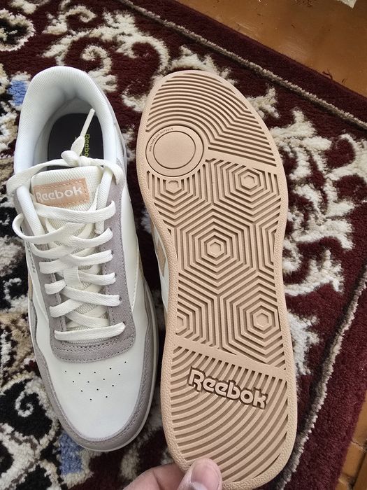 Reebok кросовка оргинал 43