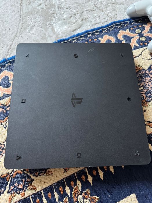 Продам ps4 с играми