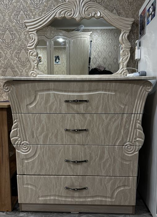 Продам шкаф и комод для спальни