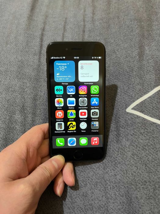 Apple iPhone 8 256GB черный