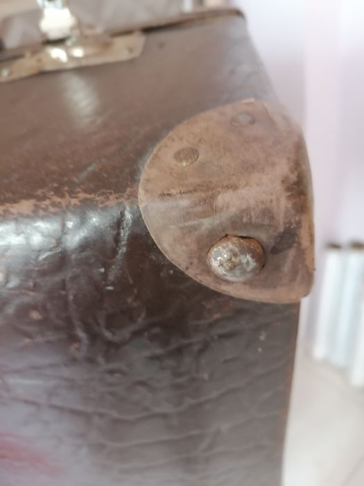 Ретро дървен куфар