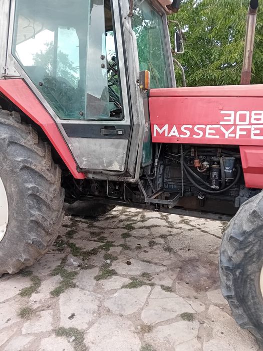 Tractor agricol Massey Ferguson 3080 100cp