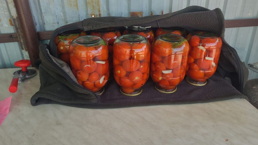 Консервированные овощи, соус