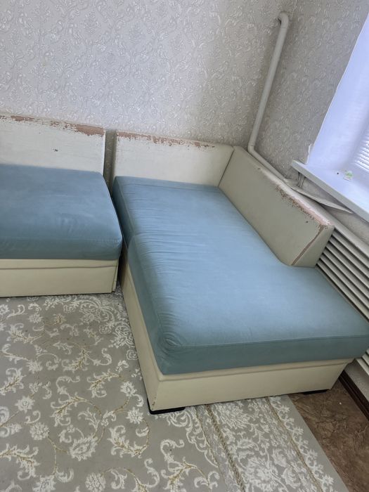 Продам диван в зал в