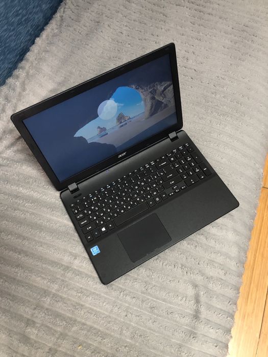 Отличный ноутубк Aser пролам для работы учёбы пойдёт отлино windows 10