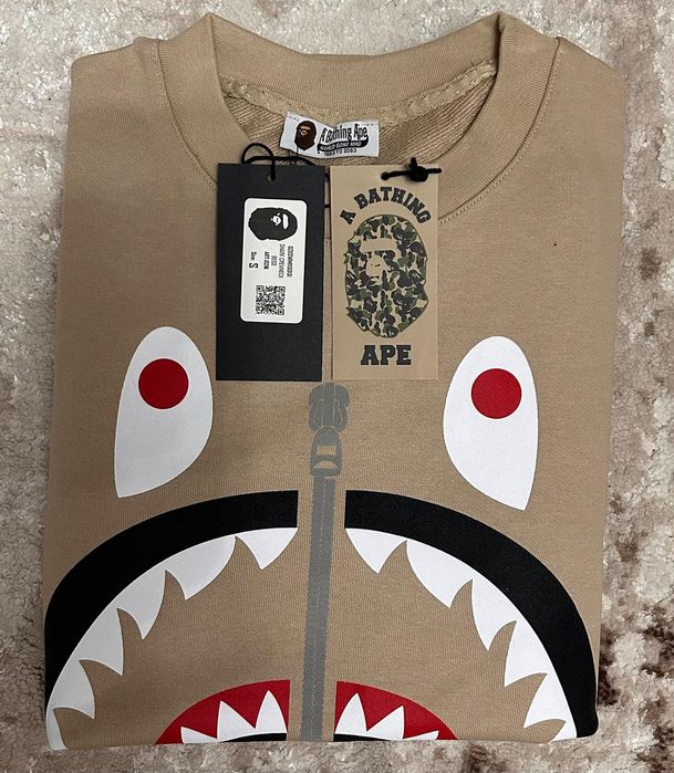 Vând bluza noua de bărbați A Bathing Ape