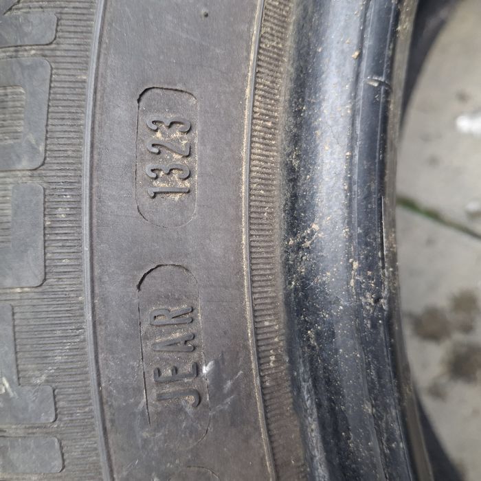 Vand   4 anvelope  215 55 16