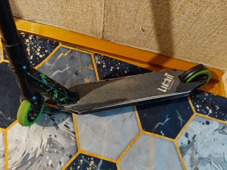 трюковой самокат limit v2