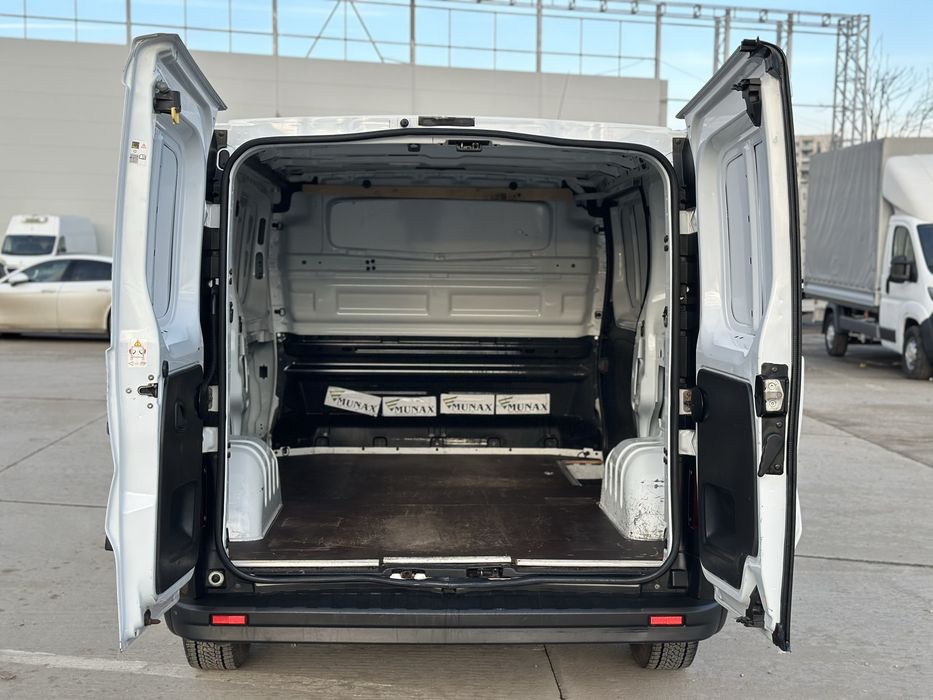 Opel vivaro 2017/tva deductibil/km:reali /unic proprietar