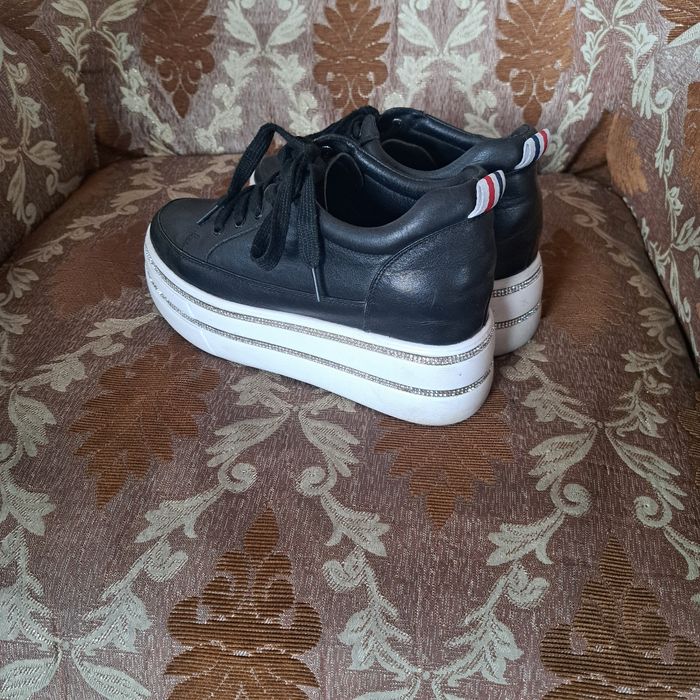 Продам кожаную обувь