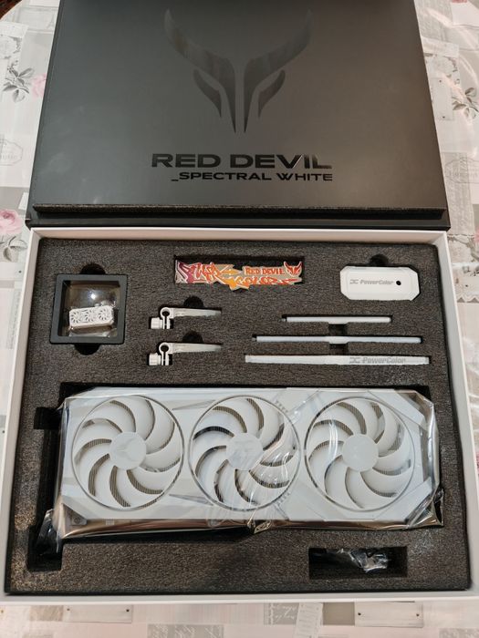 Видео карта PowerColor Radeon RX 9070 XT Red Devil Spectral White