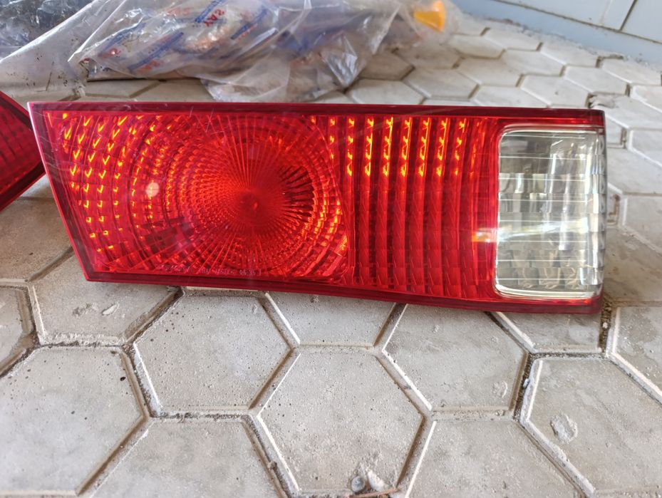 Задний плафон Тойоты 25