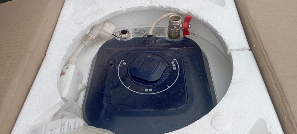 Продам водонагреватель 80 литров