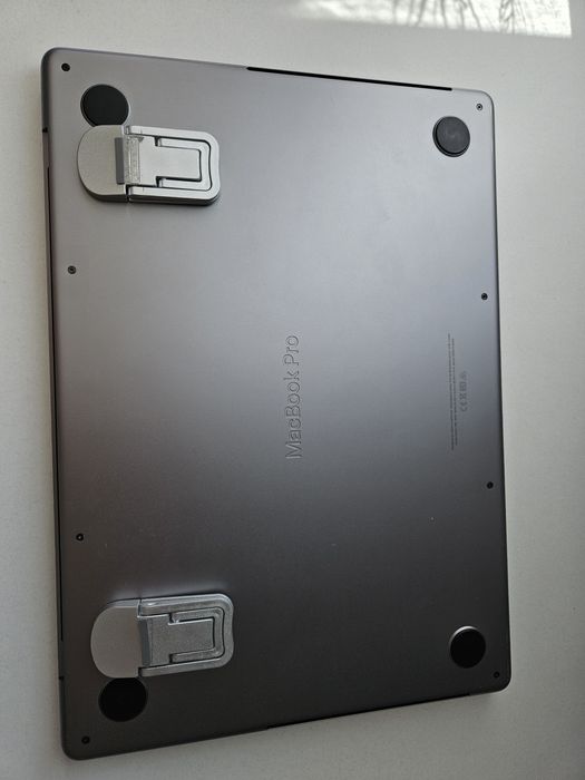 Продам Macbook pro 14 дюйм, 16 512gb 85% акб