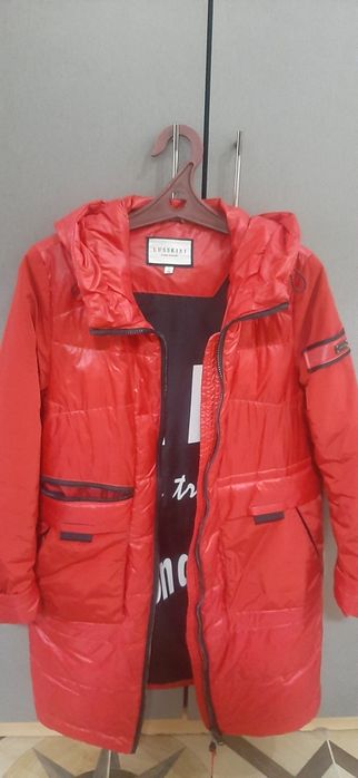 Продам 2 куртки женские