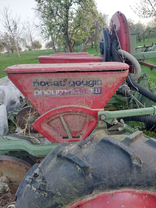 Semanatoare pe vacuum cu 4 sectii