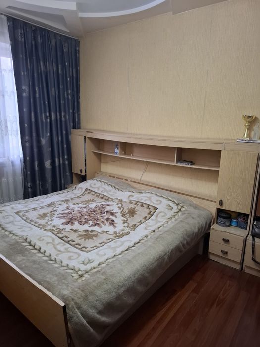 Spalniy mebel, spalniy garnitur sotiladi, krovat, tumba va shkaflari b
