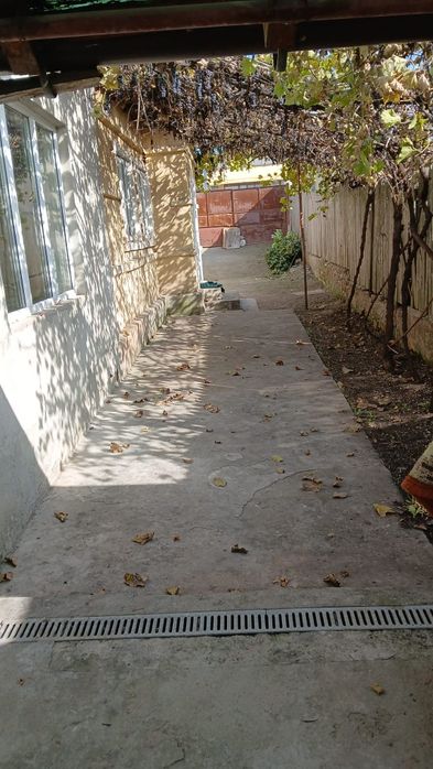 Vand casa plus teren 1000 mp