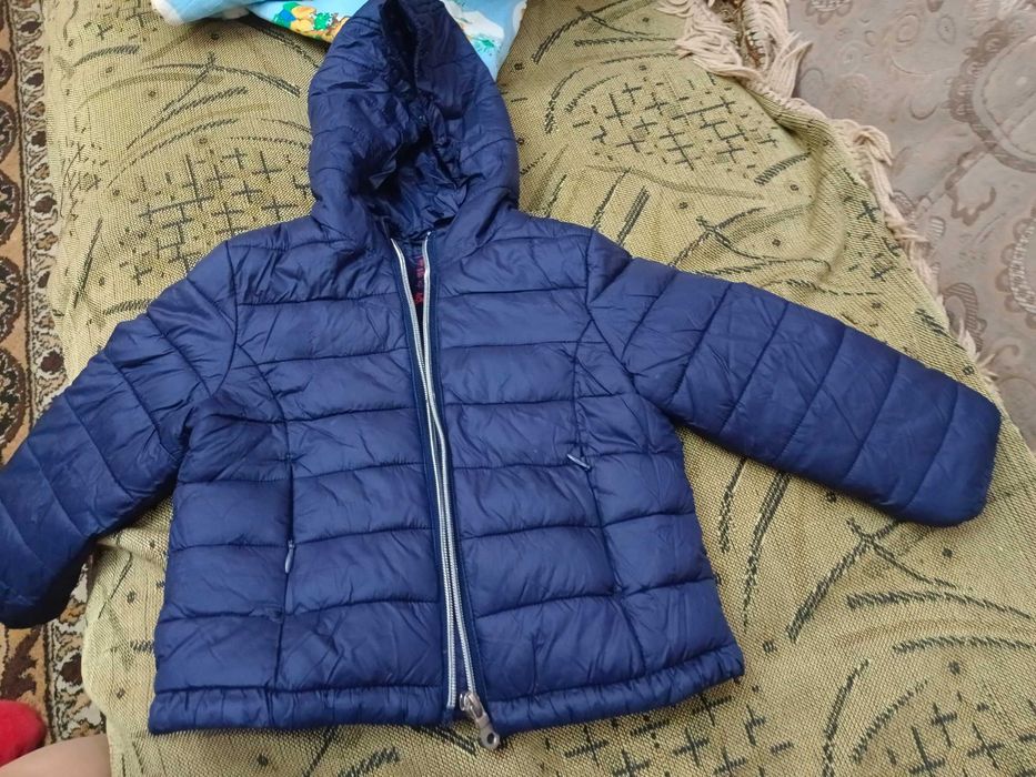 Продам куртку детскую для девочки