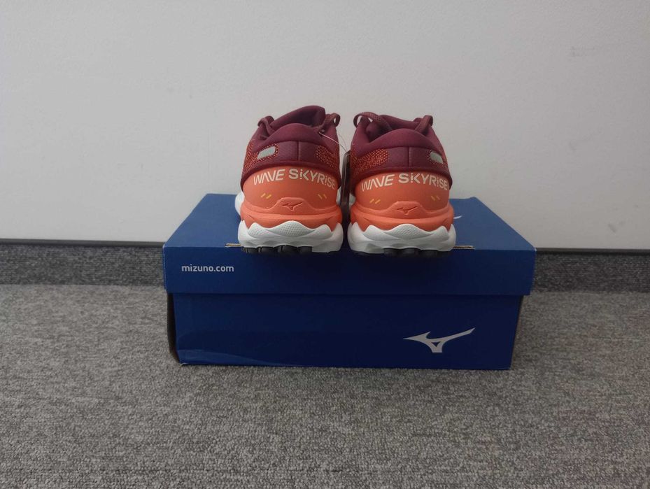 Mizuno Обувки за бягане Mizuno Wave Skyrise 2, 36.5 EU