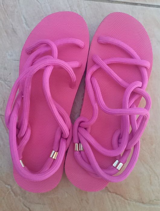 Сандали  в розово