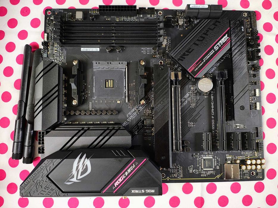 Placa de baza Asus ROG STRIX B550-F GAMING WI-FI II socket AM4.