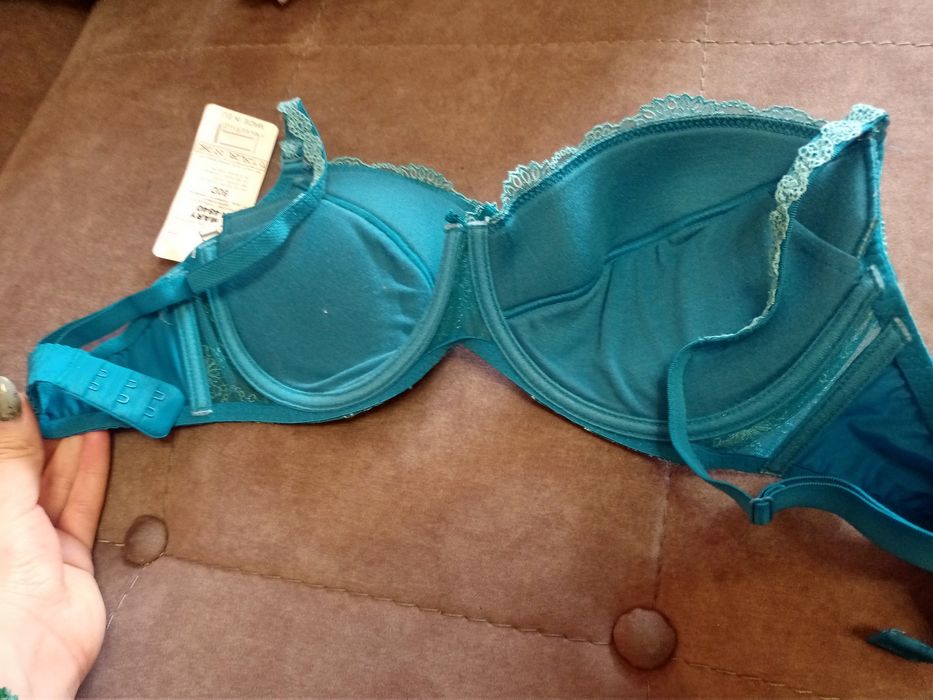 Бюстгалтер с вышивкой