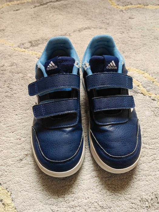 Маратонки на адидас