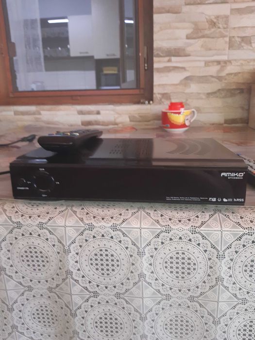 Receptor satelit si terestrial Amiko STHD8820.CONAX