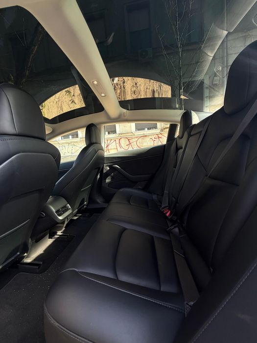 Tesla model 3 performance
