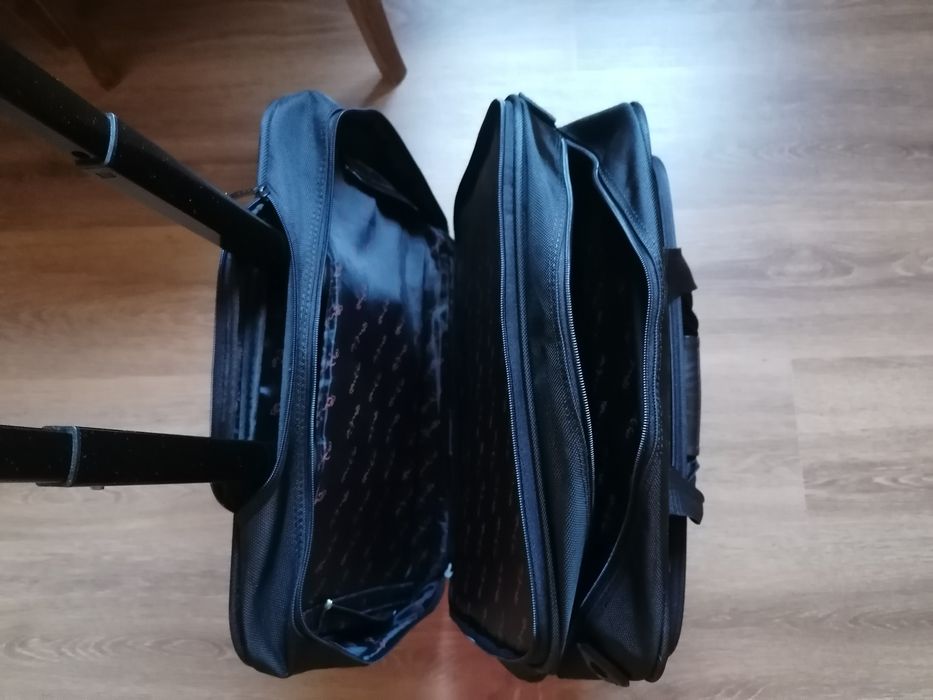 Бизнес чанта за багаж и лаптоп, с колелца и телескопична дръжка