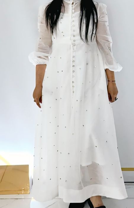 Белое платье со стразами 44р