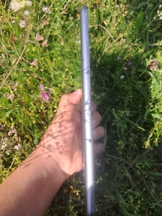 Vând ipad 4 mini pentru piese