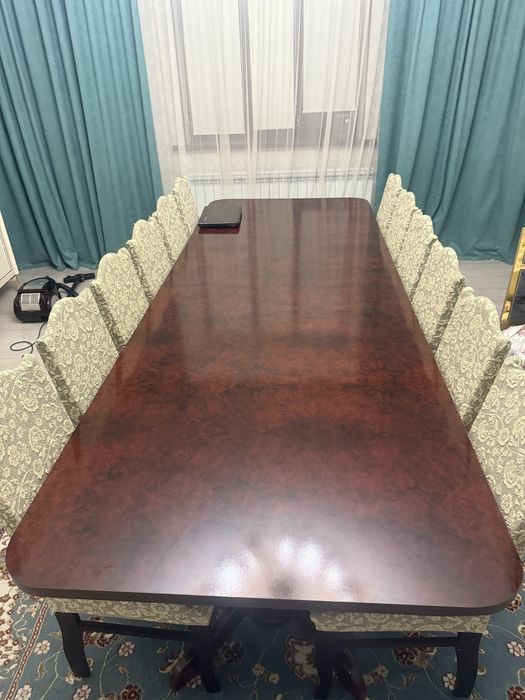 Продается стол в зал