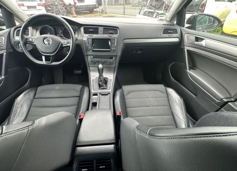 Dezmembrez Volkswagen Golf 7 // 1.6TDI 110cai // CRKB // EURO 6 // Automat // Negru LC9X