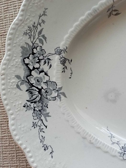 Руски царски порцеланови чинии производство Кузнецов!