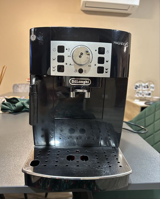 Aparat de cafea DeLonghi