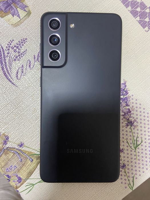 Самсунг.  S21 FE сатылады