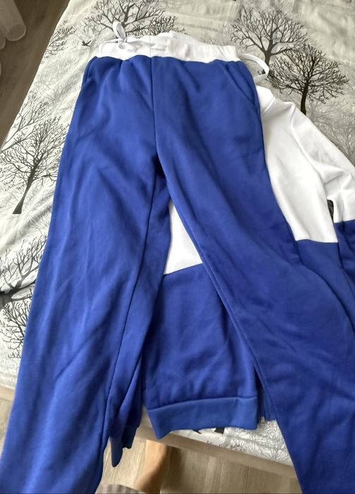 Продам спорт костюм новый