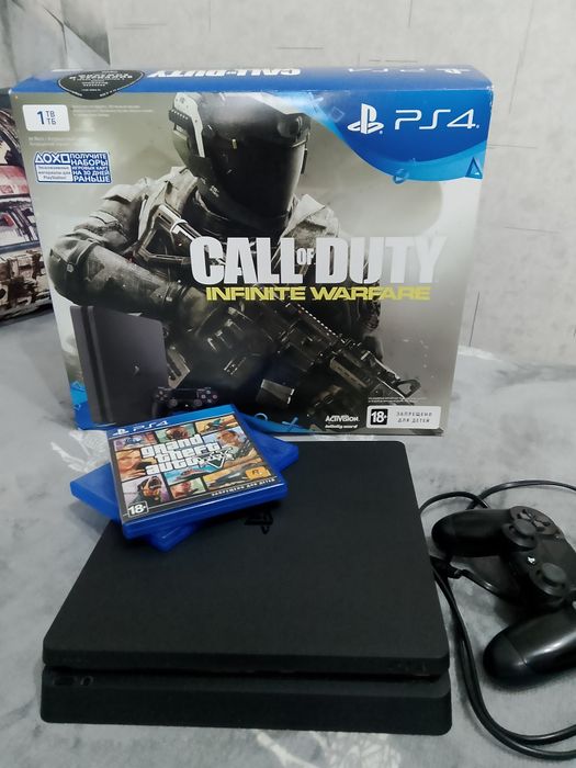 PlayStation 4 slim 1tb