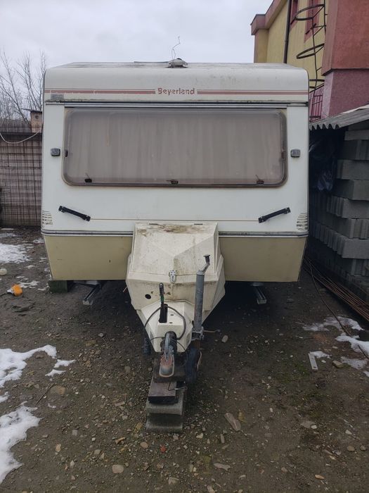 Vând rulota pentru punct fix