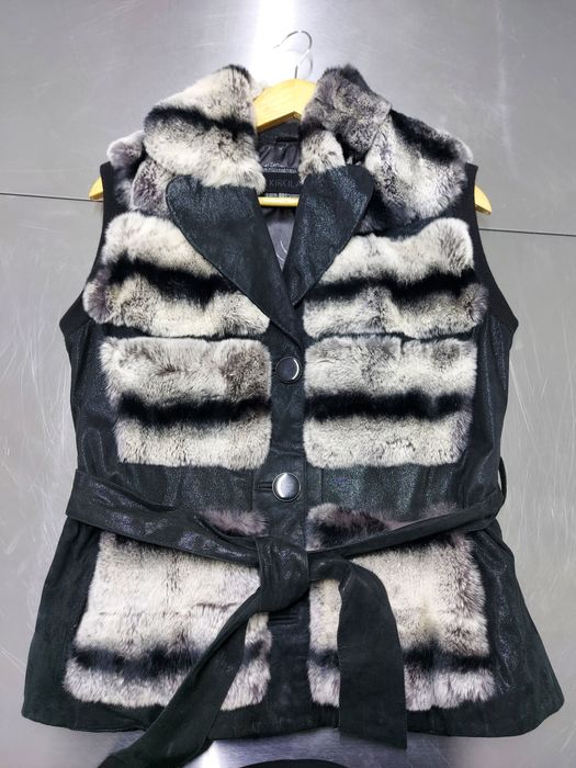 Кожаная жилетка с мехом шиншилы