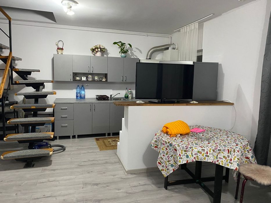 Inchiriez mansarda zona Valea Aurie .