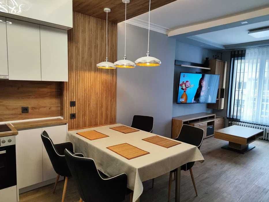 Дава се под наем Тристаен апартамент в София, Център - 100 кв.м за 1500 € - Снимка #5